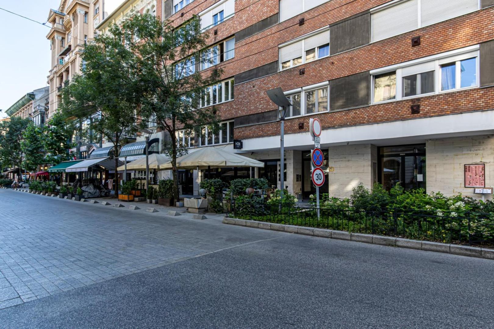 Oasis On The Broadway With Ac דירה